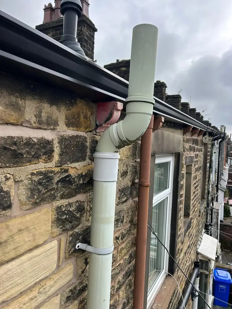 Gutter installation work 1